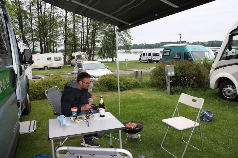 Der Camping, Campingplatz Stein, Bad Endorf, campen, Klappstuhl, Tisch, Grill